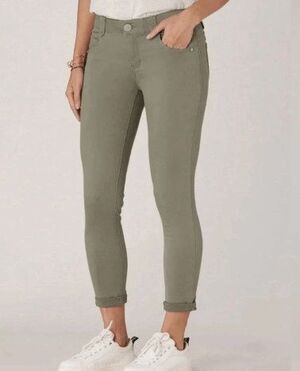 Democracy "Ab"Solution Women's Size 10 Petite Sage Green Ankle Jeans